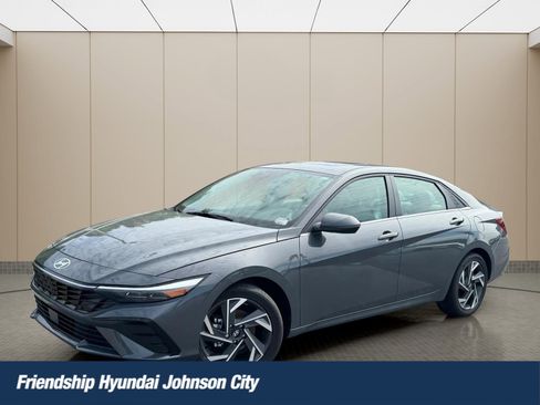 Certified 2025 Hyundai Elantra Limited FWD image 1