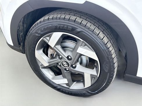 Used 2023 Hyundai Venue Limited w/ Cargo Package FWD image 31