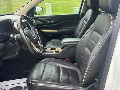 Used 2018 GMC Acadia Denali w/ Technology Package AWD/4WD image 23