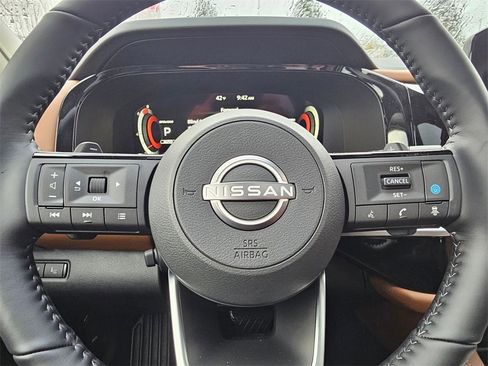 New 2025 Nissan Pathfinder Platinum image 18