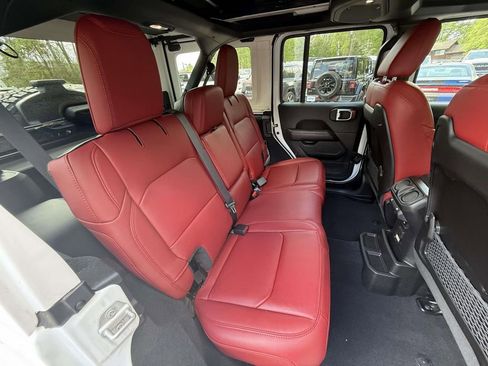 Used 2024 Jeep Wrangler Unlimited Rubicon 392 image 10