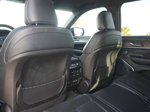 Used 2022 Jeep Grand Cherokee L Overland AWD/4WD image 13