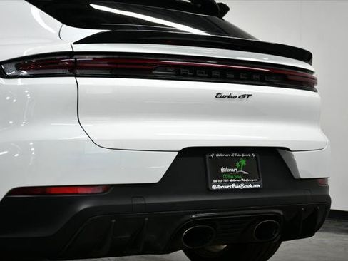 Used 2024 Porsche Cayenne Turbo GT AWD/4WD image 13