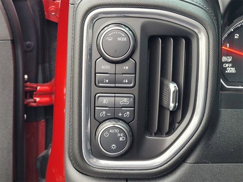 Used 2021 Chevrolet Silverado 1500 RST image 20