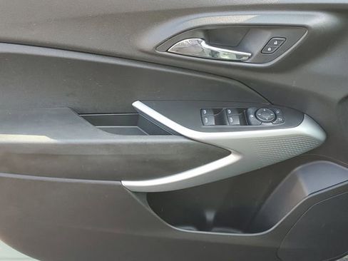Certified 2024 Chevrolet Trax RS FWD image 13