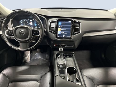 Used 2022 Volvo XC90 T5 Momentum w/ Advanced Package image 10