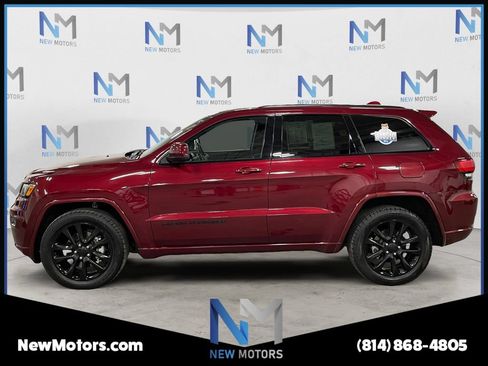 Used 2021 Jeep Grand Cherokee Laredo X AWD/4WD image 2