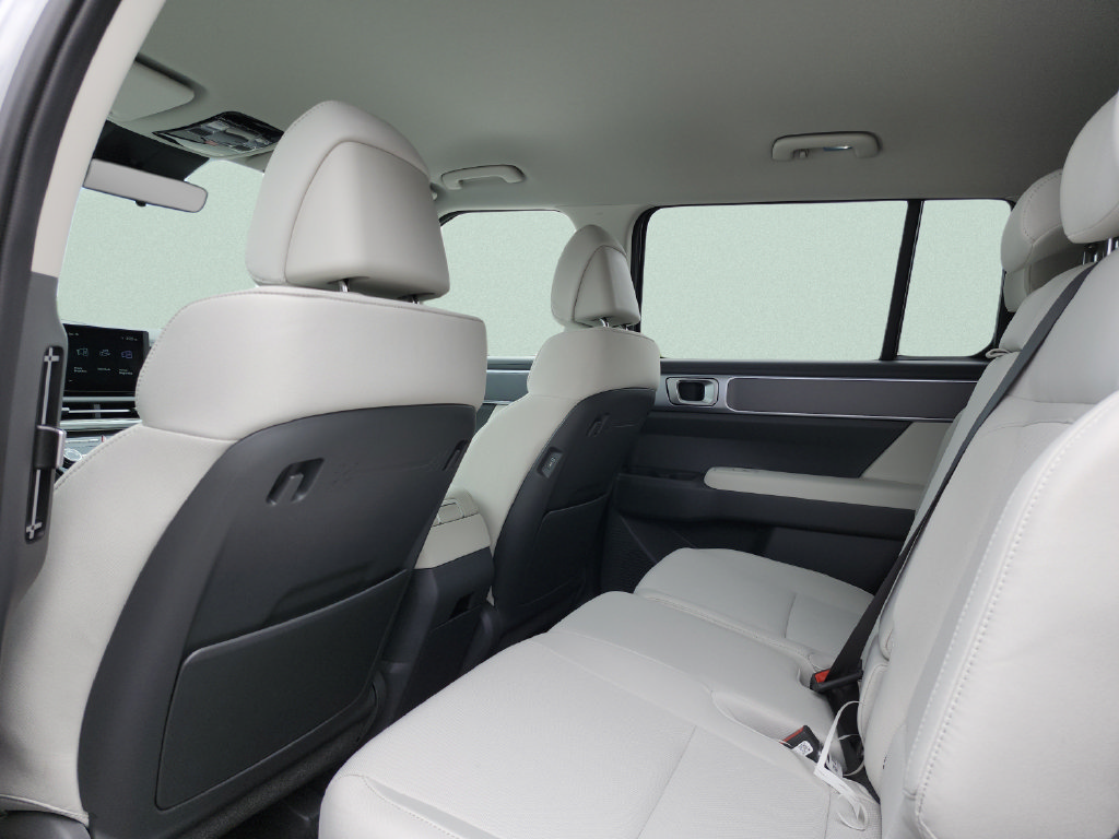 New 2027 Hyundai Santa Fe SE FWD image 22