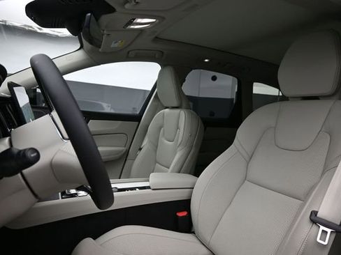 New 2026 Volvo XC60 B5 Ultra w/ Protection Package Premier AWD/4WD image 10