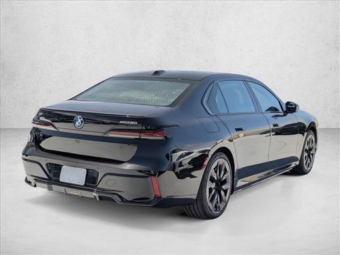 New 2025 BMW i7 xDrive60 AWD/4WD image 2
