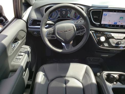 New 2026 Chrysler Voyager LX image 12