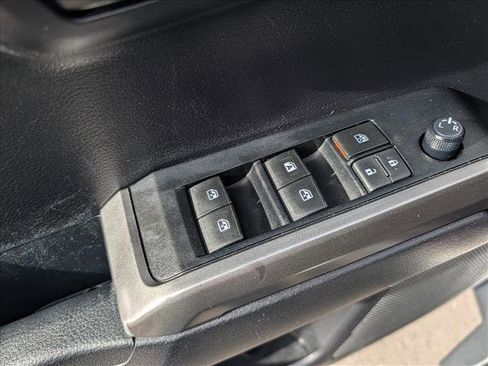 Used 2021 Toyota Tacoma SR5 AWD/4WD image 25