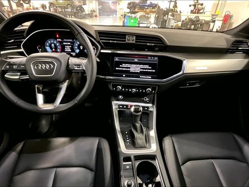 Certified 2025 Audi Q3 2.0T Premium w/ Convenience Package image 16