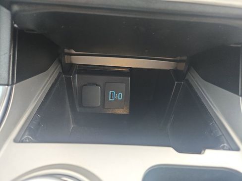 Used 2023 Ford Explorer XLT w/ Equipment Group 202A image 23