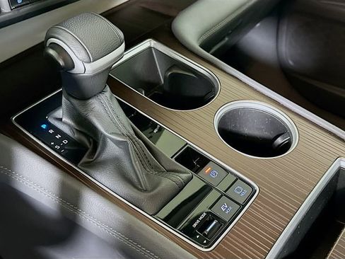 Certified 2024 Toyota Sienna XLE image 18