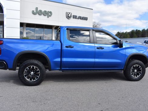 Used 2023 Chevrolet Silverado 1500 ZR2 image 11