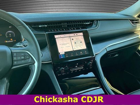 Used 2022 Jeep Grand Cherokee L Limited image 9