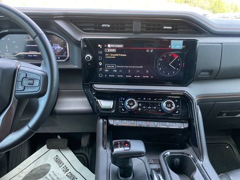 Used 2024 GMC Sierra 1500 AT4 w/ Technology Package AWD/4WD image 18