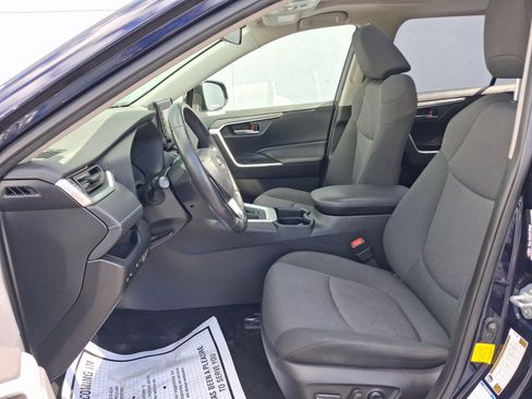 Used 2020 Toyota RAV4 XLE w/ Convenience Package AWD/4WD image 5