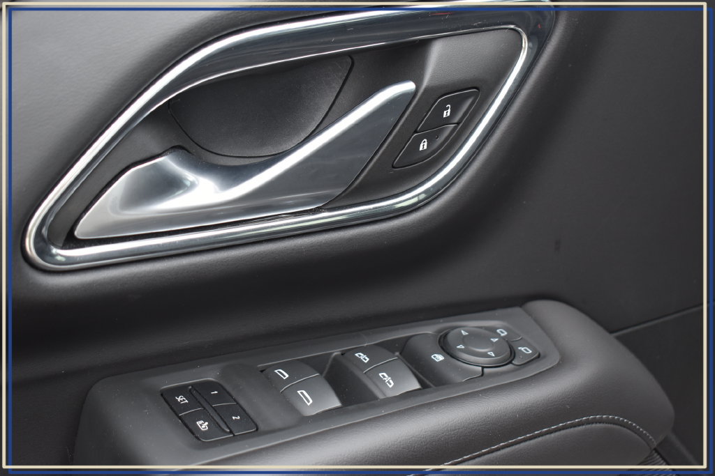 Used 2023 Chevrolet Tahoe LT AWD/4WD image 13