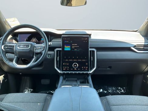 Used 2025 GMC Acadia Elevation FWD image 10