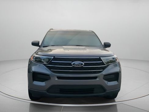 Certified 2021 Ford Explorer XLT RWD image 7