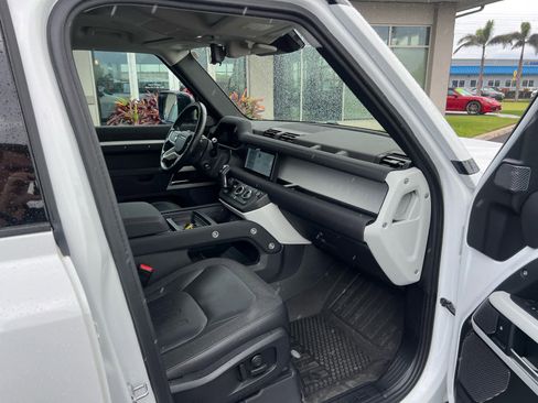 Used 2020 Land Rover Defender 110 SE image 20