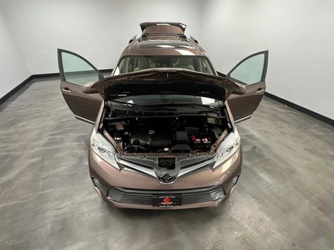 Used 2018 Toyota Sienna XLE w/ XLE Navigation Package image 54