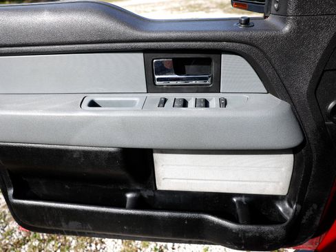 Used 2012 Ford F150 XLT w/ XLT Chrome Pkg image 34