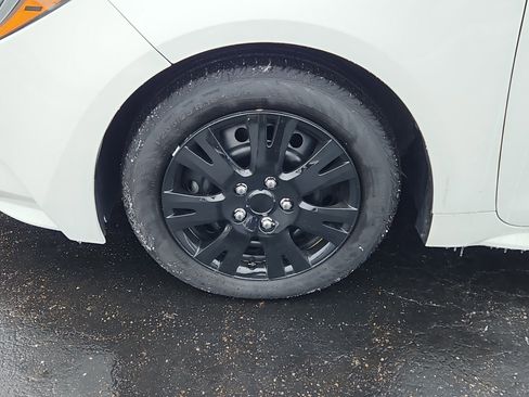 Used 2024 Toyota Corolla LE image 21