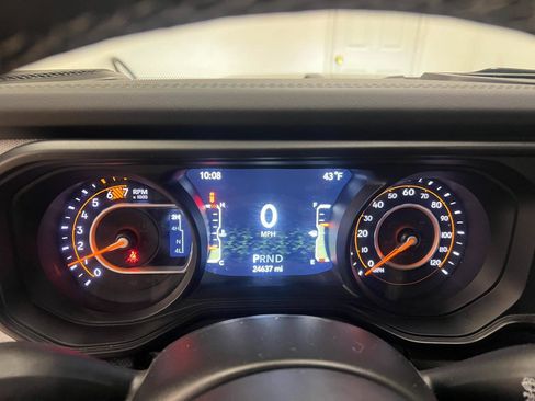 Used 2025 Jeep Wrangler Unlimited Sahara AWD/4WD image 37