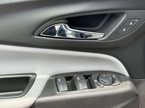 Used 2024 Chevrolet Equinox LT AWD/4WD image 15
