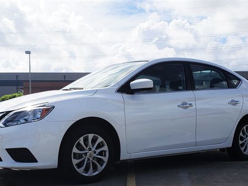 Used 2018 Nissan Sentra SV FWD image 1