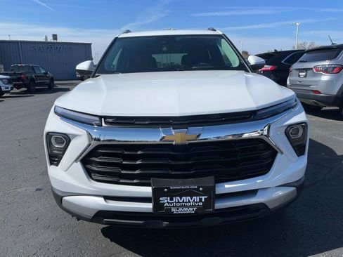 Used 2025 Chevrolet TrailBlazer LT AWD/4WD image 23