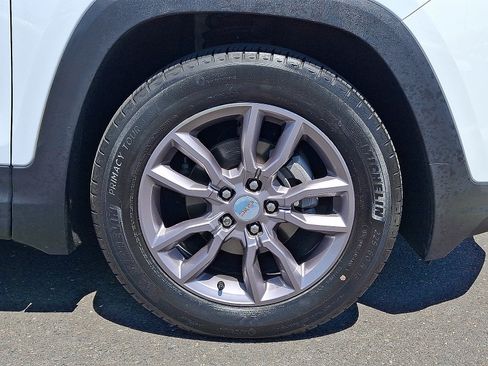 Used 2023 GMC Terrain SLT FWD image 8