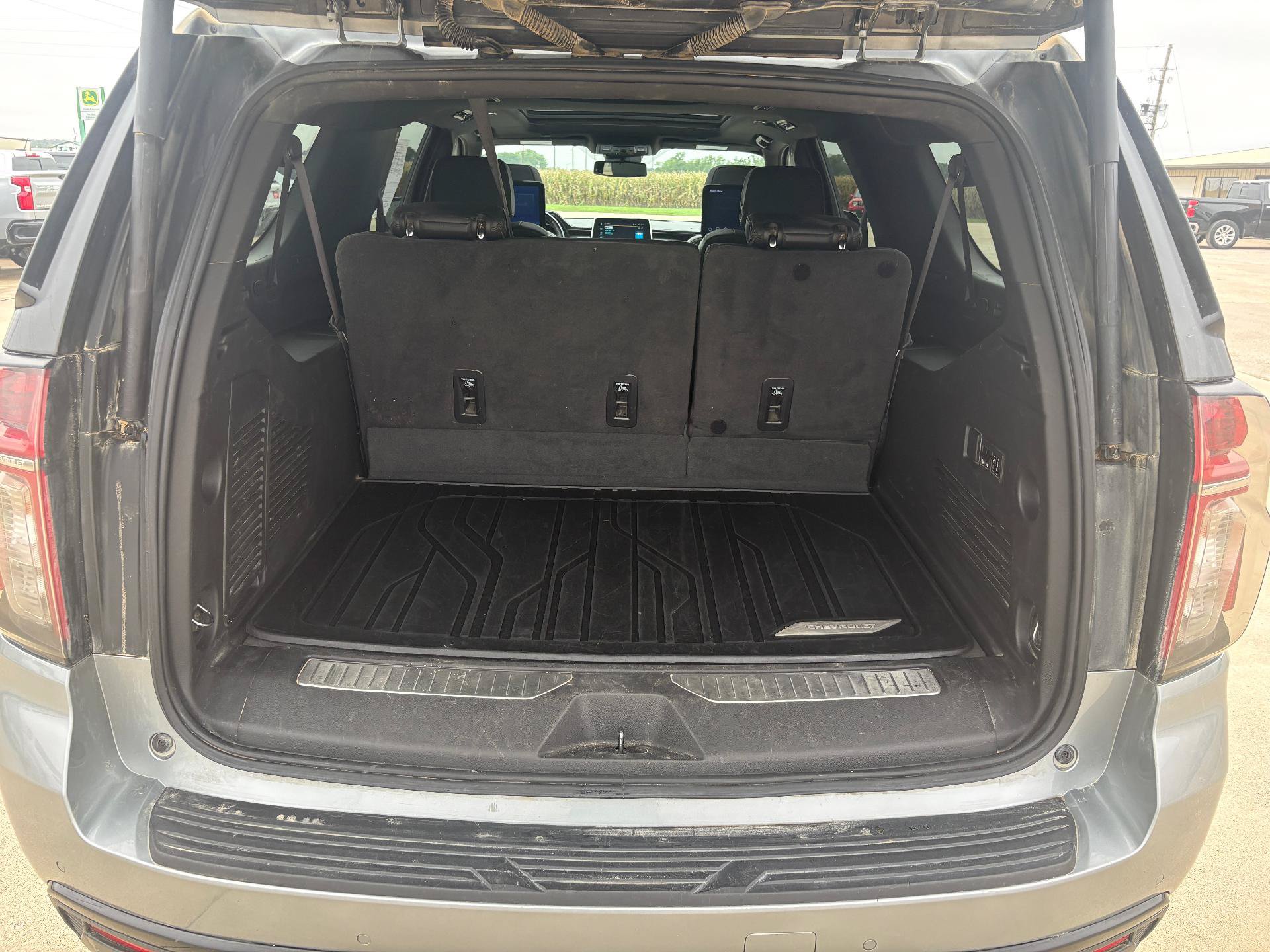 Used 2024 Chevrolet Suburban RST w/ Luxury Package AWD/4WD image 14