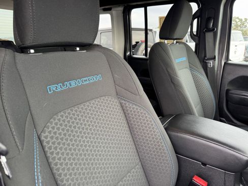 Used 2025 Jeep Wrangler Unlimited Rubicon 4xe w/ Convenience Group image 10