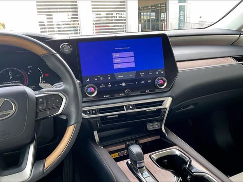 Certified 2024 Lexus RX 350 AWD w/ Convenience Package image 7