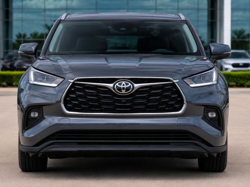 Used 2022 Toyota Highlander Limited AWD/4WD image 15