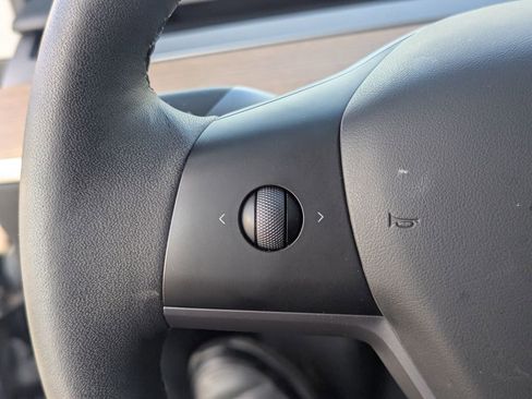 Used 2023 Tesla Model 3 Standard Range image 17