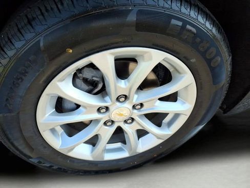 Used 2019 Chevrolet Equinox LS FWD image 9