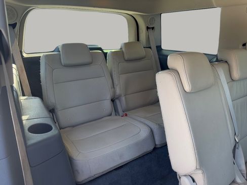 Used 2009 Ford Flex SEL image 19