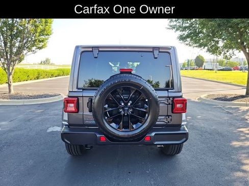 Used 2025 Jeep Wrangler Unlimited Sahara AWD/4WD image 9