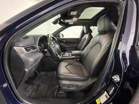 Used 2023 Toyota Highlander XSE image 9