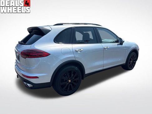 Used 2016 Porsche Cayenne S w/ Premium Plus Package AWD/4WD image 5