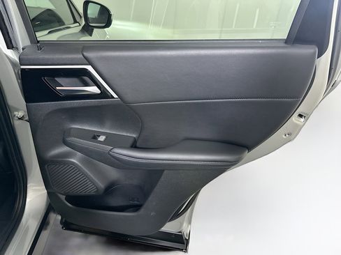 Used 2024 Mitsubishi Outlander SE image 31