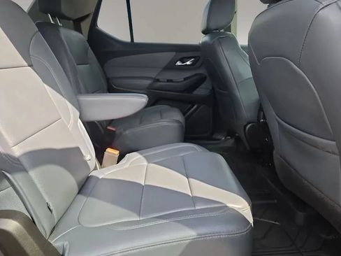 Used 2020 Chevrolet Traverse LT w/ LT Premium Package AWD/4WD image 13