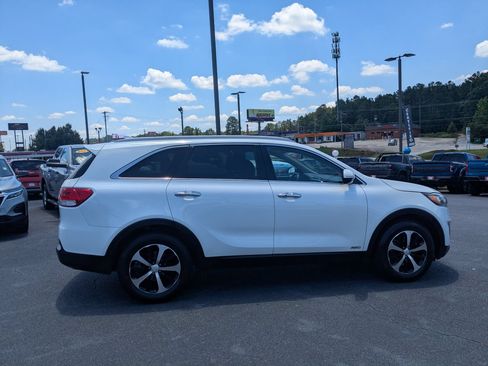 Used 2017 Kia Sorento EX AWD/4WD image 4
