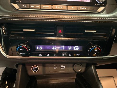 Used 2021 Nissan Rogue SV AWD/4WD image 17
