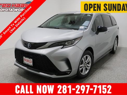 Used 2023 Toyota Sienna XSE image 1
